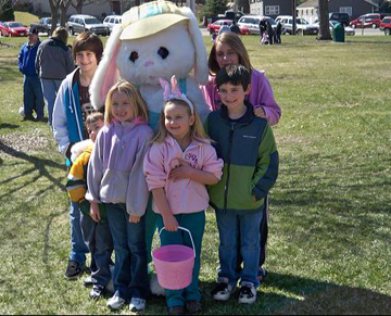 Lake Geneva Jaycees Gym Easter Egg Hunt 2009